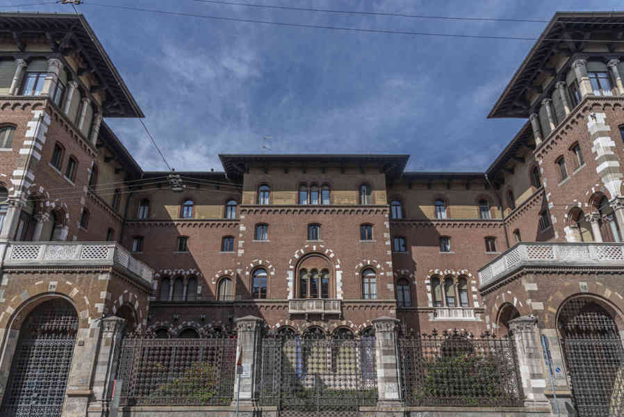 Italia - Milán 189 - universidad católica del Sagrado Corazón.jpg